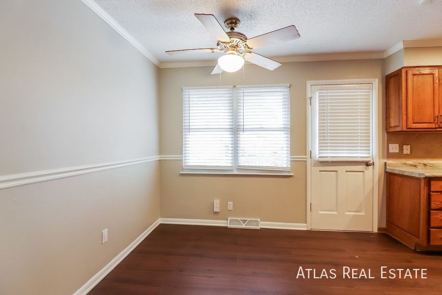 Building Photo - 602 NE Darwin St