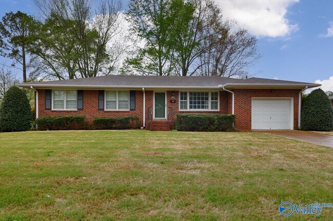 Building Photo - 1610 Chapman Ave NE