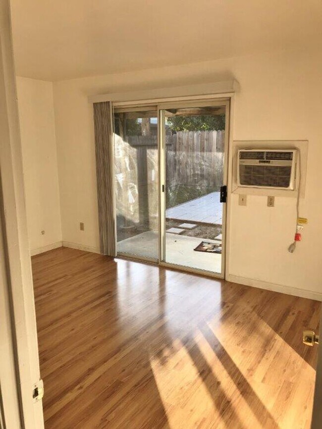 Building Photo - 3 Bedroom 1 Bath w/ 1 Car Garage and Yard - North Vacaville *STAR RENTALS