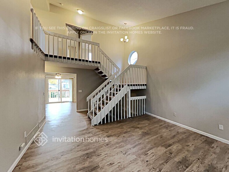 Building Photo - 12032 Monaco Dr
