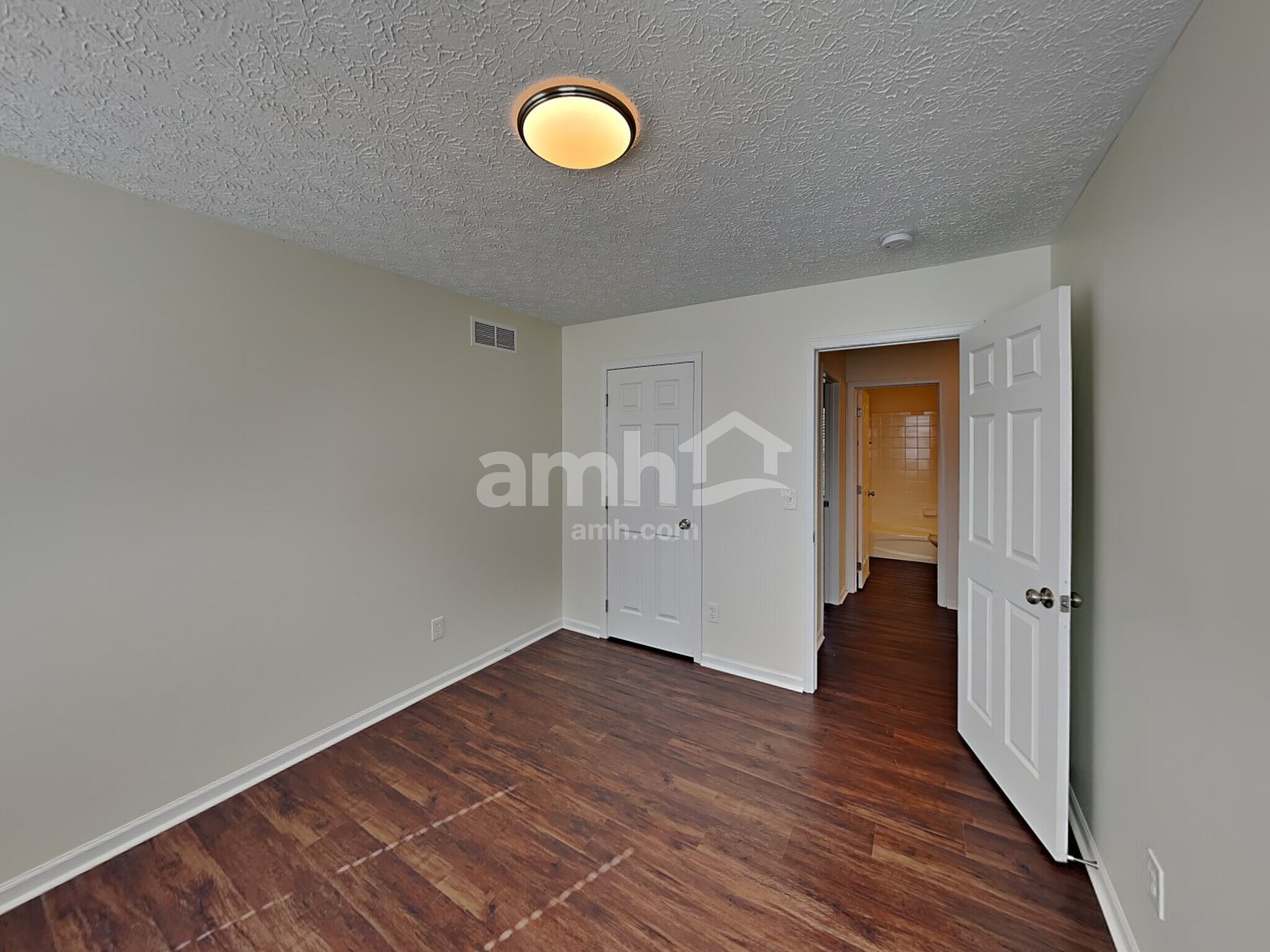 Building Photo - 1320 Wild Horse Dr