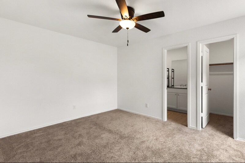 Building Photo - 10824 Presa Wy