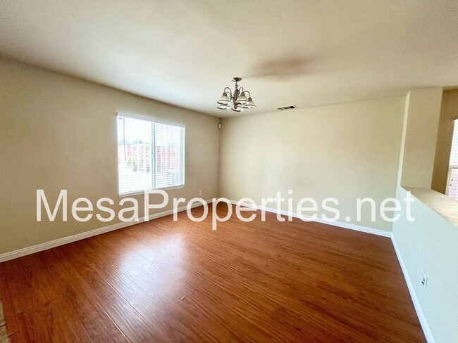 Building Photo - 14051 Yearling Ln