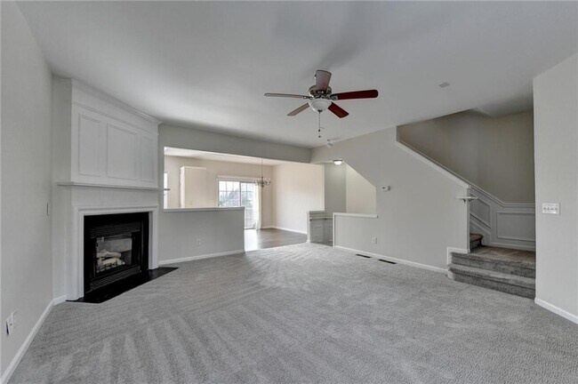 Building Photo - 4006 Edgecomb Dr