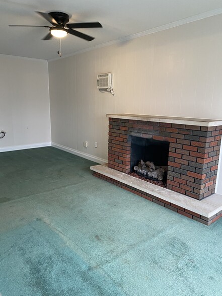 Fireplace in bonus room with Gas logs - 110 Steiner Blvd