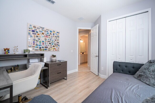 Building Photo - "Spacious 4-Bedroom Retreat with 3 Full Baths in Winter Garden's Serene Sanctuary"