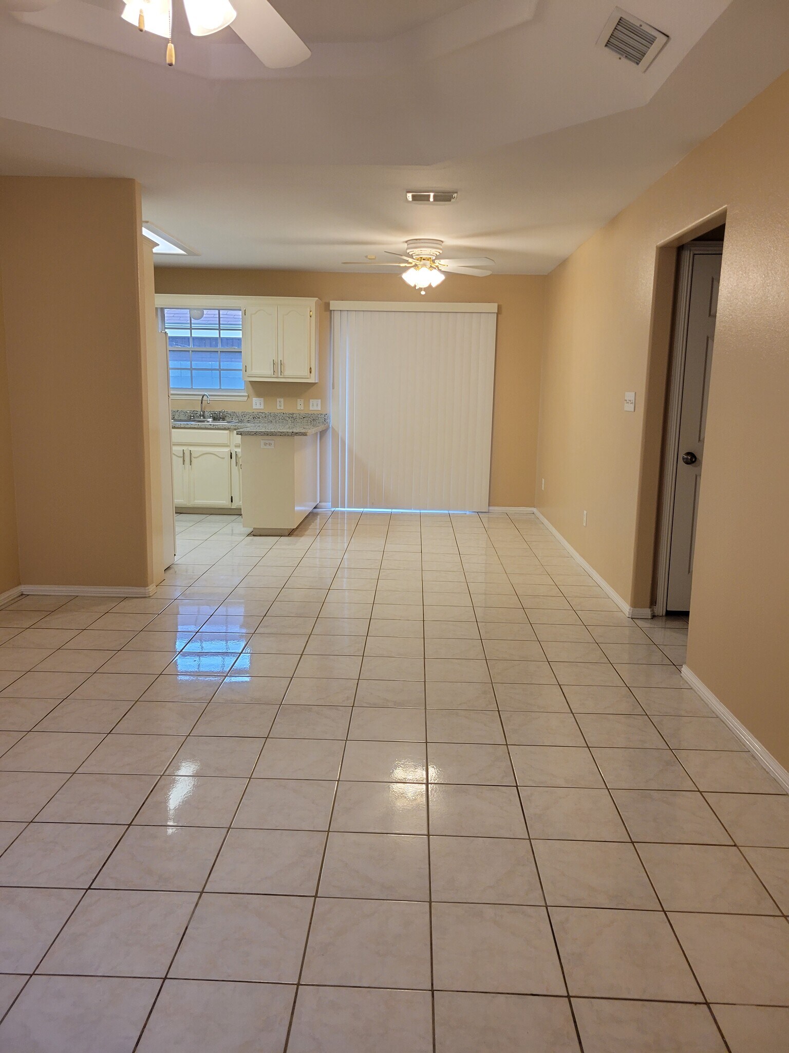 Living / Dining Area - 6800 N 8th St