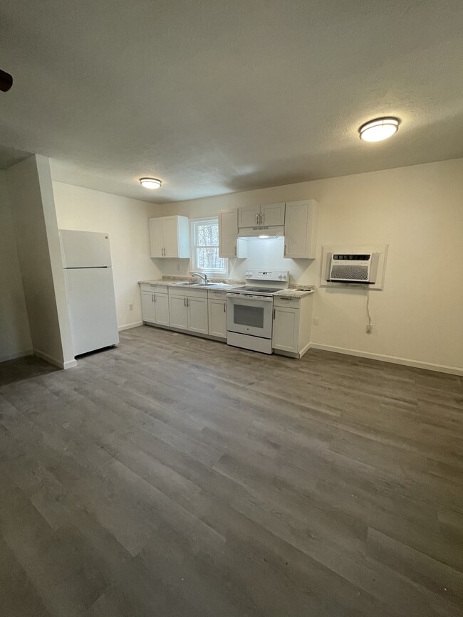 Building Photo - 143 Hughes Dr