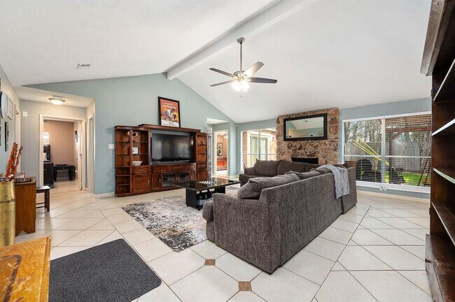 Building Photo - 22206 Meadowrock Dr
