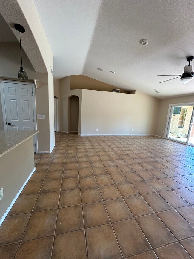 Building Photo - 2384 E Bonita Canyon Dr