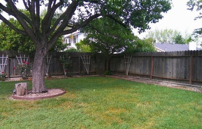 Building Photo - 614 Countryside Dr