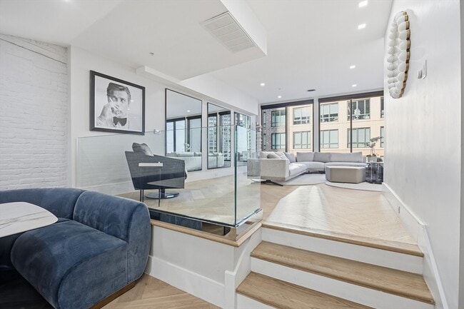 Building Photo - 125 Broad St