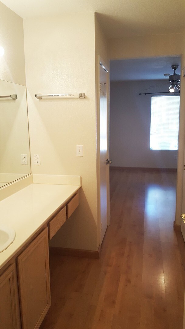 Building Photo - Three Bedroom Southwest Condo, Tile, Ground Floor