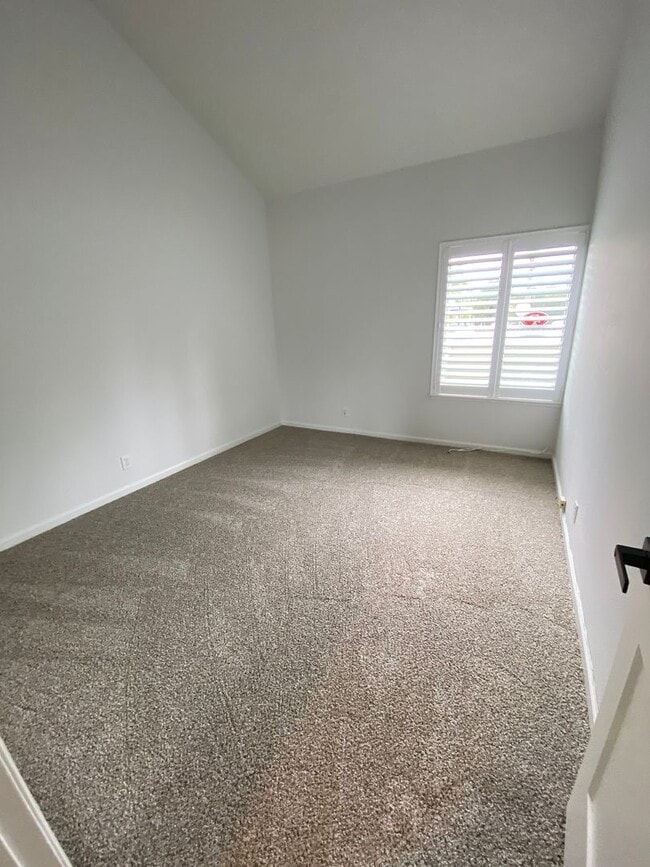 Building Photo - Cambrian 3 bed 2.5 bath townhouse available!