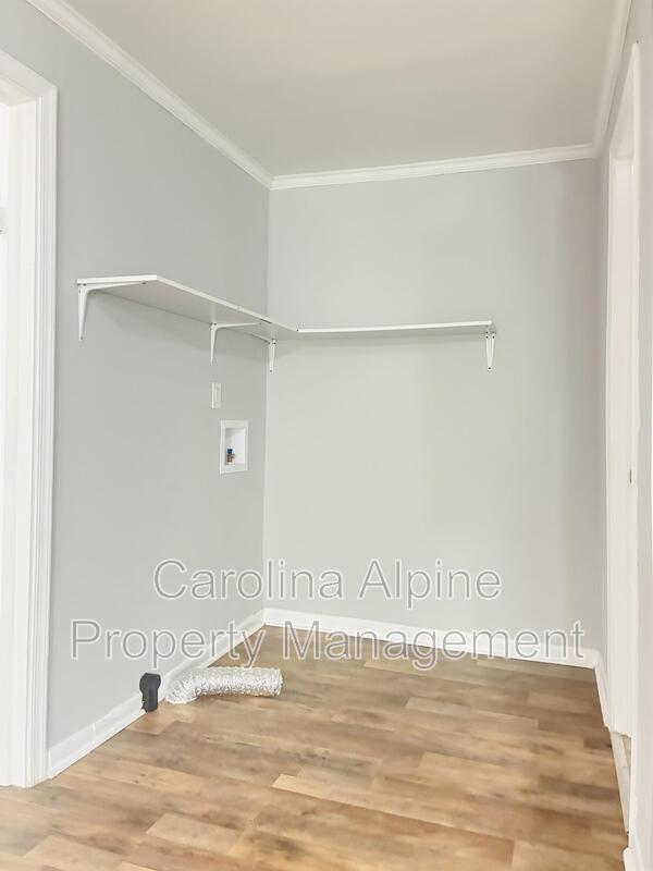Building Photo - 409 Orange St