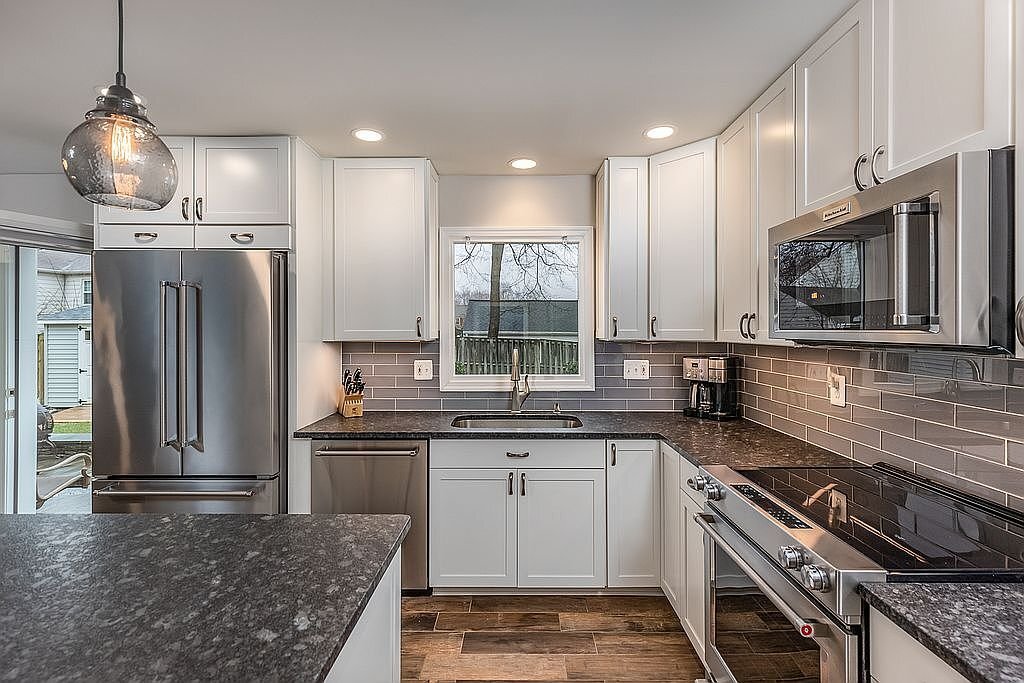 Building Photo - 9551 Pine Cluster Cir