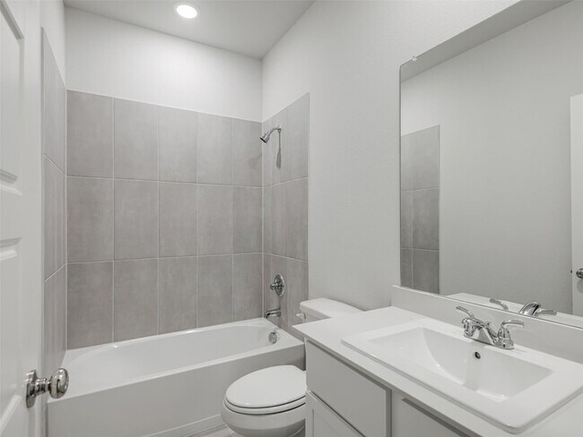 Building Photo - 1136 Del Rio Dr