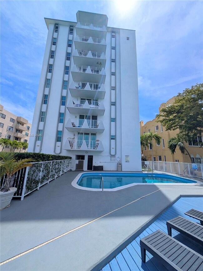 Building Photo - 7133 Bay Dr
