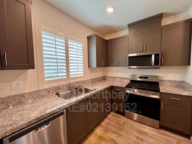 Building Photo - 1476 Descanso Ln