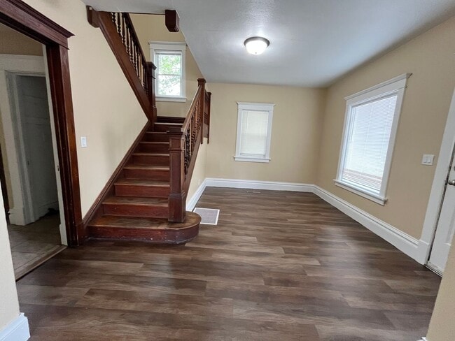 Building Photo - Spacious 4 Bed/2 Bath Rental Home!