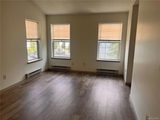 Building Photo - 18 Kendal Ln