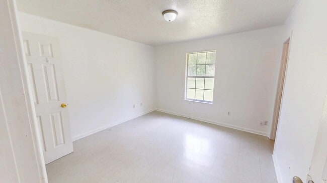 Building Photo - 1112 Pinder Ln