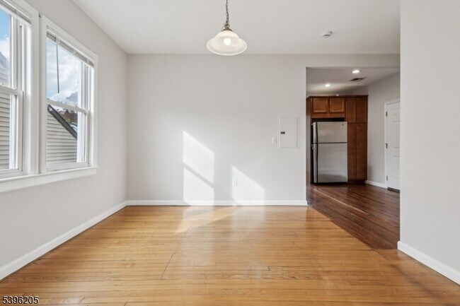 Building Photo - 507 Bloomfield Ave