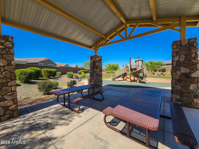 Building Photo - 442 W Golden Aspen Dr