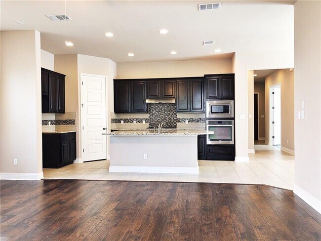 Building Photo - 10911 Hidden Caves Way