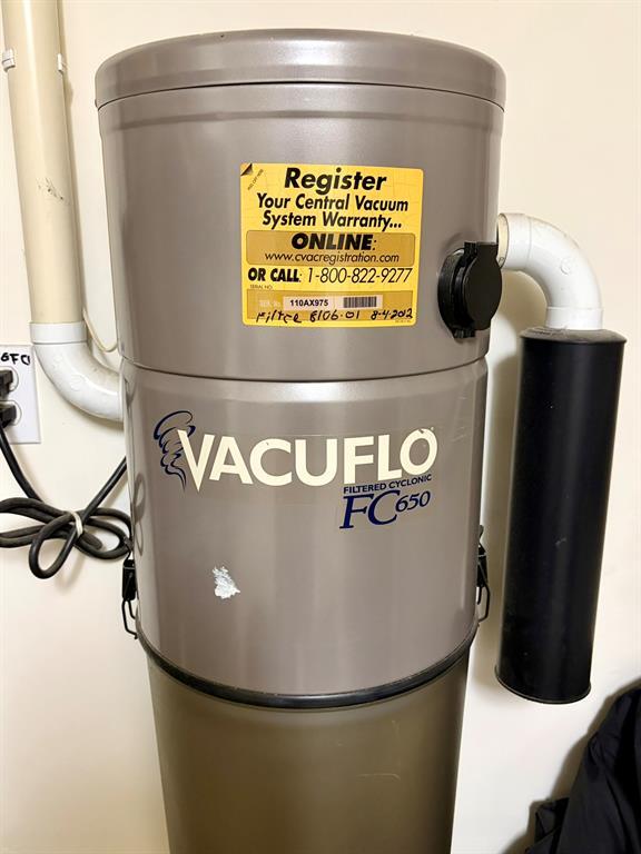 Building Photo - 103 Whispering Wind Dr