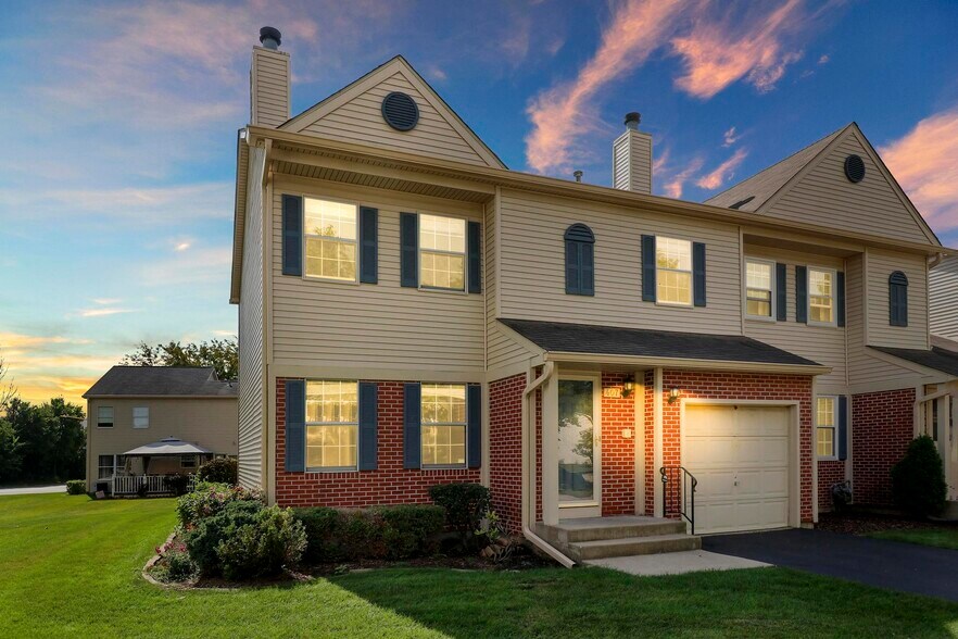 Primary Photo - 407 Ballard Dr