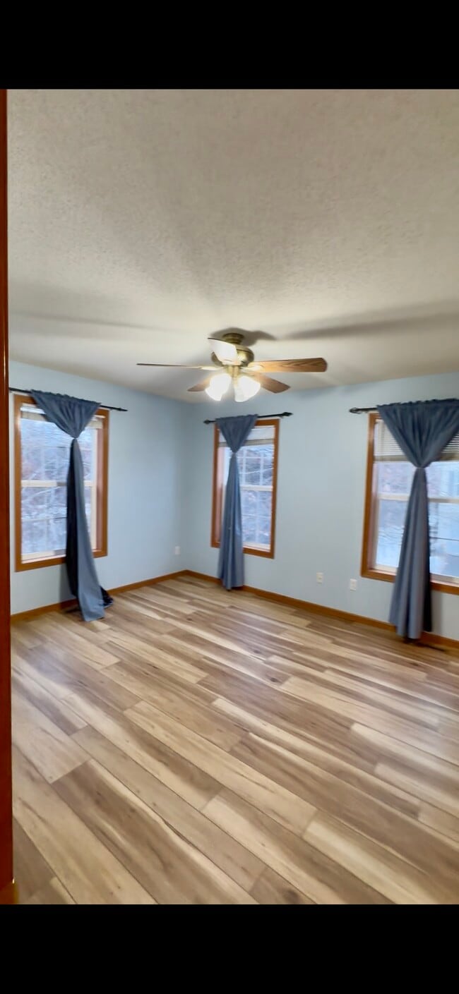 Building Photo - 7354 Windsor Dr N