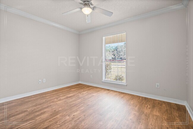 Building Photo - Beautiful 4-Bed 2-Bath Home on Corner Lot in Gated Community