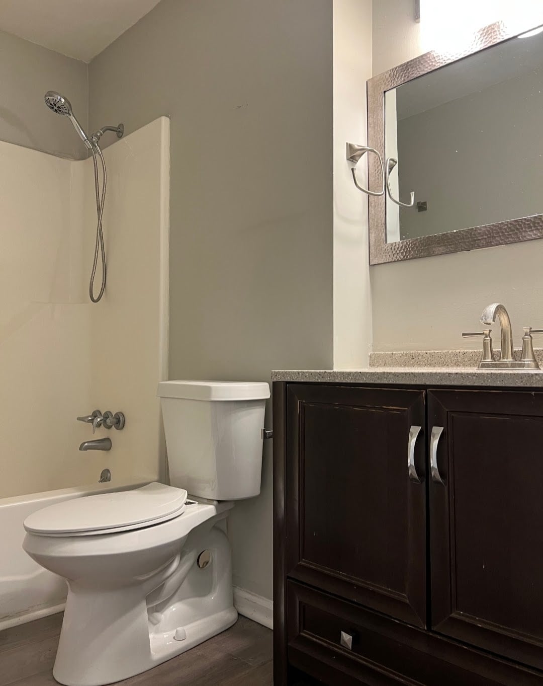 Building Photo - 800 NE Ball Dr