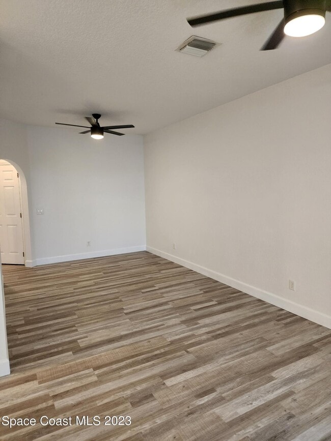 Building Photo - 7958 Evelyn Ct