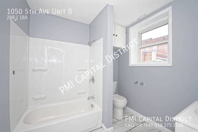 Building Photo - Recently Remodeled, Modern 2 bed/1 bath Ap...