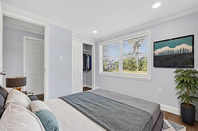 Building Photo - 4505 Cottonwood Dr