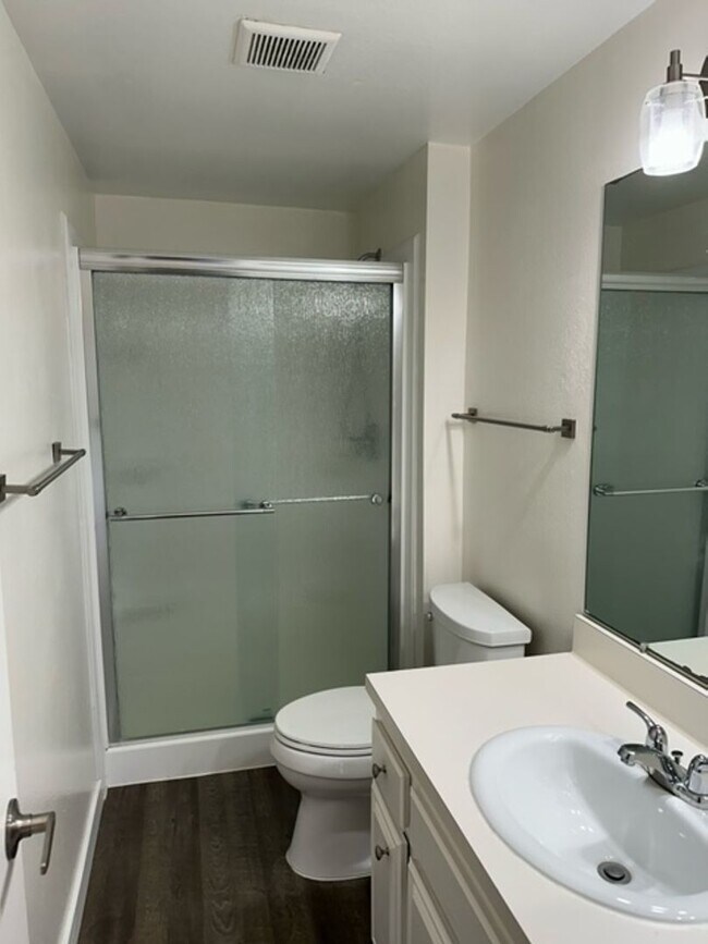 Building Photo - 2507 Navarra Dr