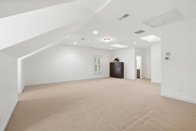 Building Photo - 4209 Whitby Way SE