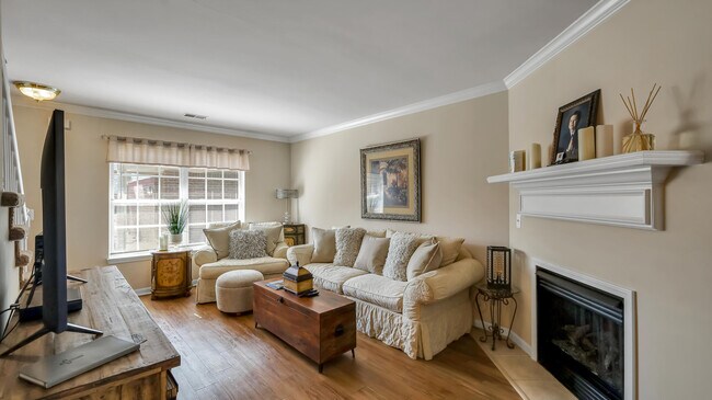 Building Photo - 5496 Stoney Pl S