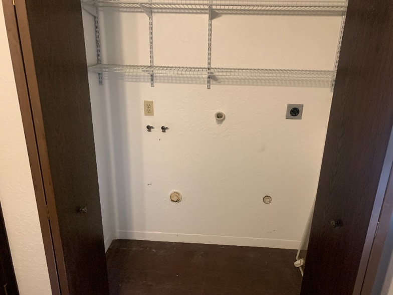 Building Photo - 2215 9th Ave