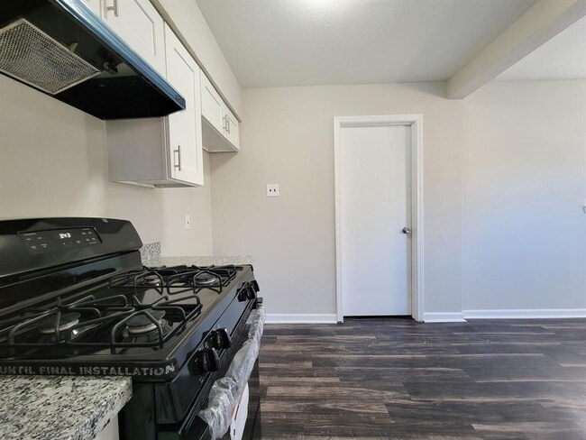 Building Photo - 4119 Holloway Dr
