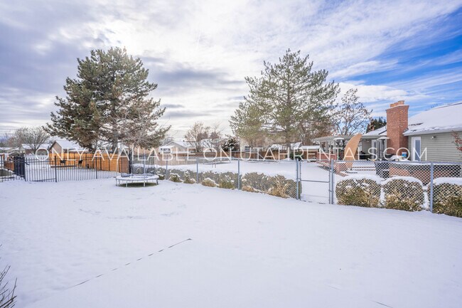 Building Photo - 472 S 230 W