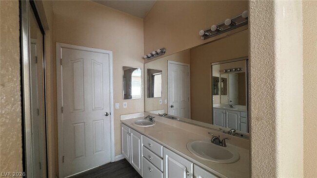 Building Photo - 249 Datura St