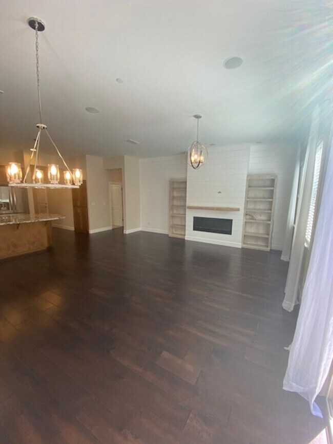 Building Photo - 2256 Ranch View Dr