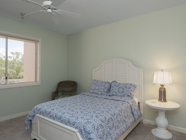 Building Photo - Luxury Furnished Longboat Key Retreat with Private Beach Club Access & Golf Course Views Remodele...