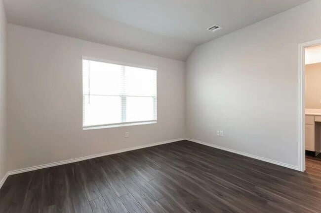Building Photo - 1806 Dogwood Dr