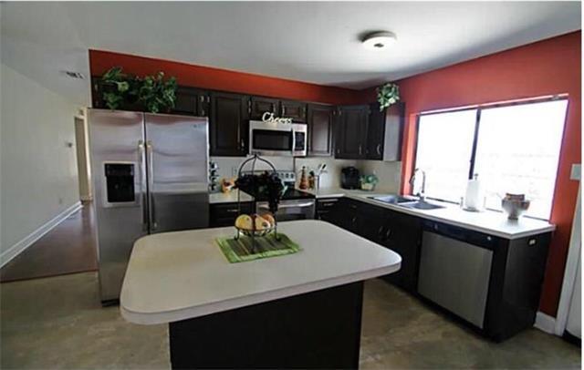 Building Photo - 3914 Fletcher Dr