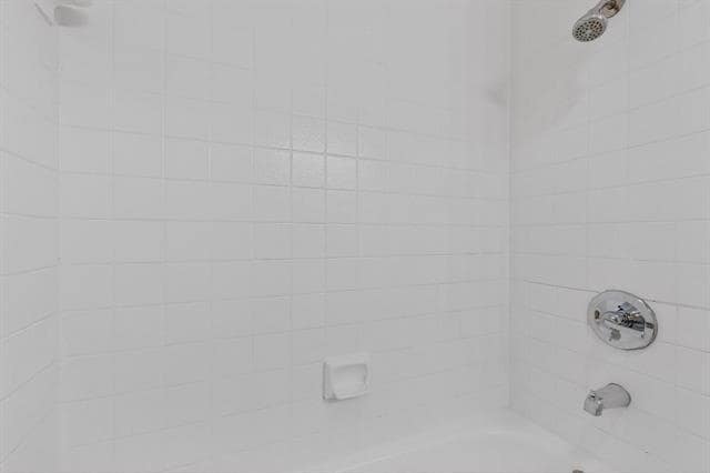 Building Photo - 913 W Rochelle Rd