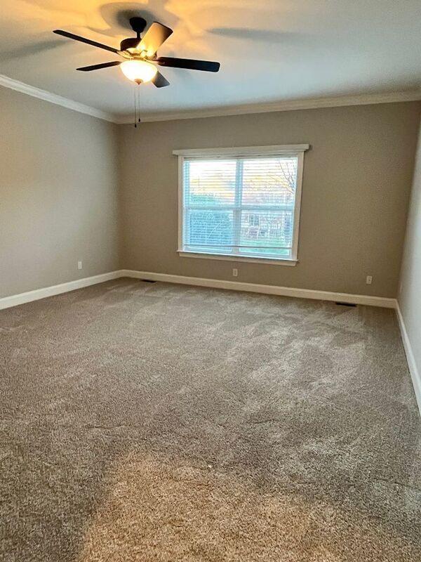 Building Photo - 9739 Valley Springs Dr